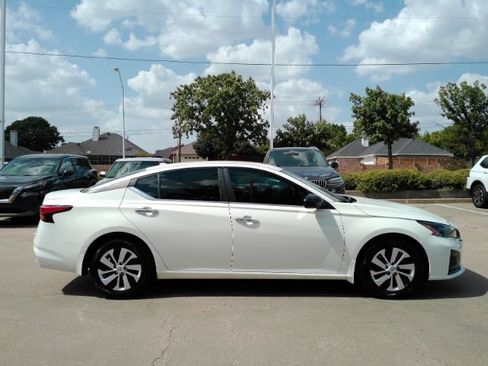Used 2025 Nissan Altima 2.5 S FWD image 5