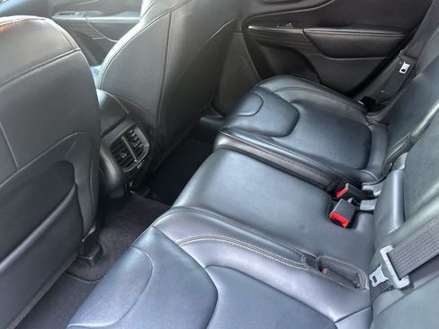 Used 2016 Jeep Cherokee Limited AWD/4WD image 4