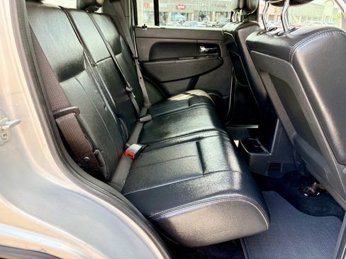 Used 2012 Jeep Liberty Sport AWD/4WD image 25
