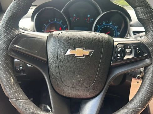 Used 2012 Chevrolet Cruze LS w/ Connectivity Package FWD image 7