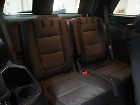 Used 2018 Ford Explorer XLT image 23