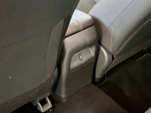 Used 2025 Nissan Sentra SV image 27