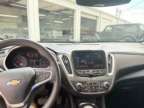 Used 2023 Chevrolet Malibu LT FWD image 21