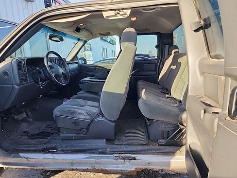 Used 2004 Chevrolet Silverado 2500 LS w/ Heavy-Duty Power Package image 17