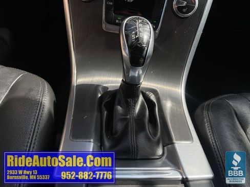 Used 2016 Volvo XC60 T6 w/ Proximity Package AWD/4WD image 19