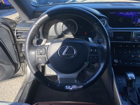 Used 2018 Lexus IS 300 image 10