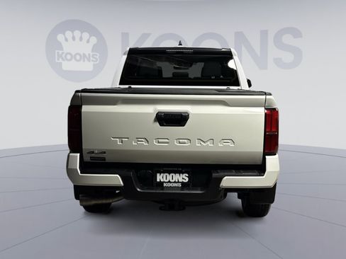Used 2025 Toyota Tacoma SR5 image 11