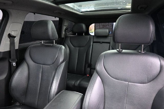 Used 2019 Hyundai Santa Fe AWD image 17