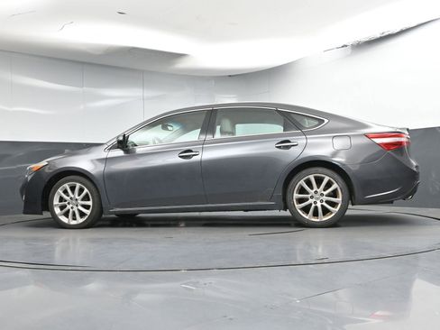 Used 2013 Toyota Avalon XLE Touring FWD image 27