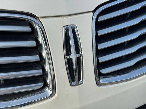 Used 2017 Lincoln MKC Select w/ Select Plus Package image 7