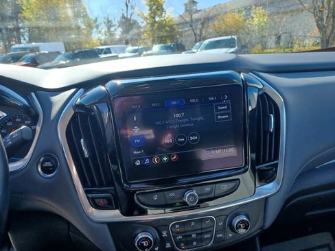 Used 2020 Chevrolet Traverse LT w/ Driver Confidence II Package image 10