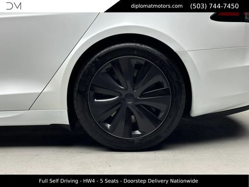 Used 2024 Tesla Model S image 37