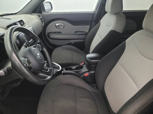 Used 2018 Kia Soul FWD image 17
