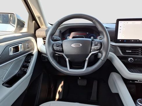 Used 2025 Ford Explorer Platinum w/ Ultimate Package RWD image 31