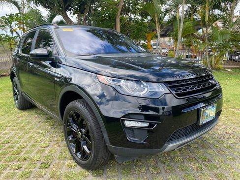 Used 2017 Land Rover Discovery Sport SE AWD/4WD image 19