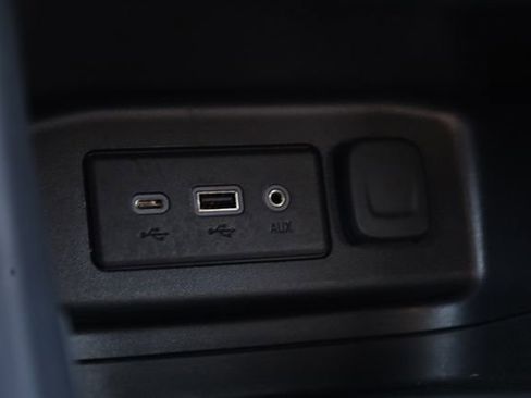 Used 2020 Chevrolet Equinox LT w/ Driver Convenience Package image 22