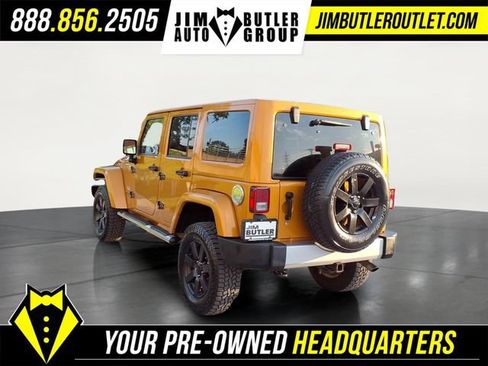 Used 2014 Jeep Wrangler Unlimited Sahara w/ Dual Top Group AWD/4WD image 2