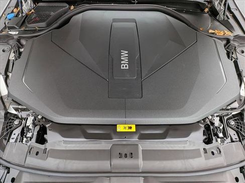 New 2026 BMW i5 eDrive40 w/ Premium Package RWD image 18