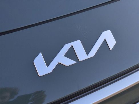 Certified 2025 Kia Niro EX image 29