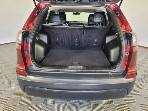 Used 2019 Jeep Cherokee Latitude Plus FWD image 29