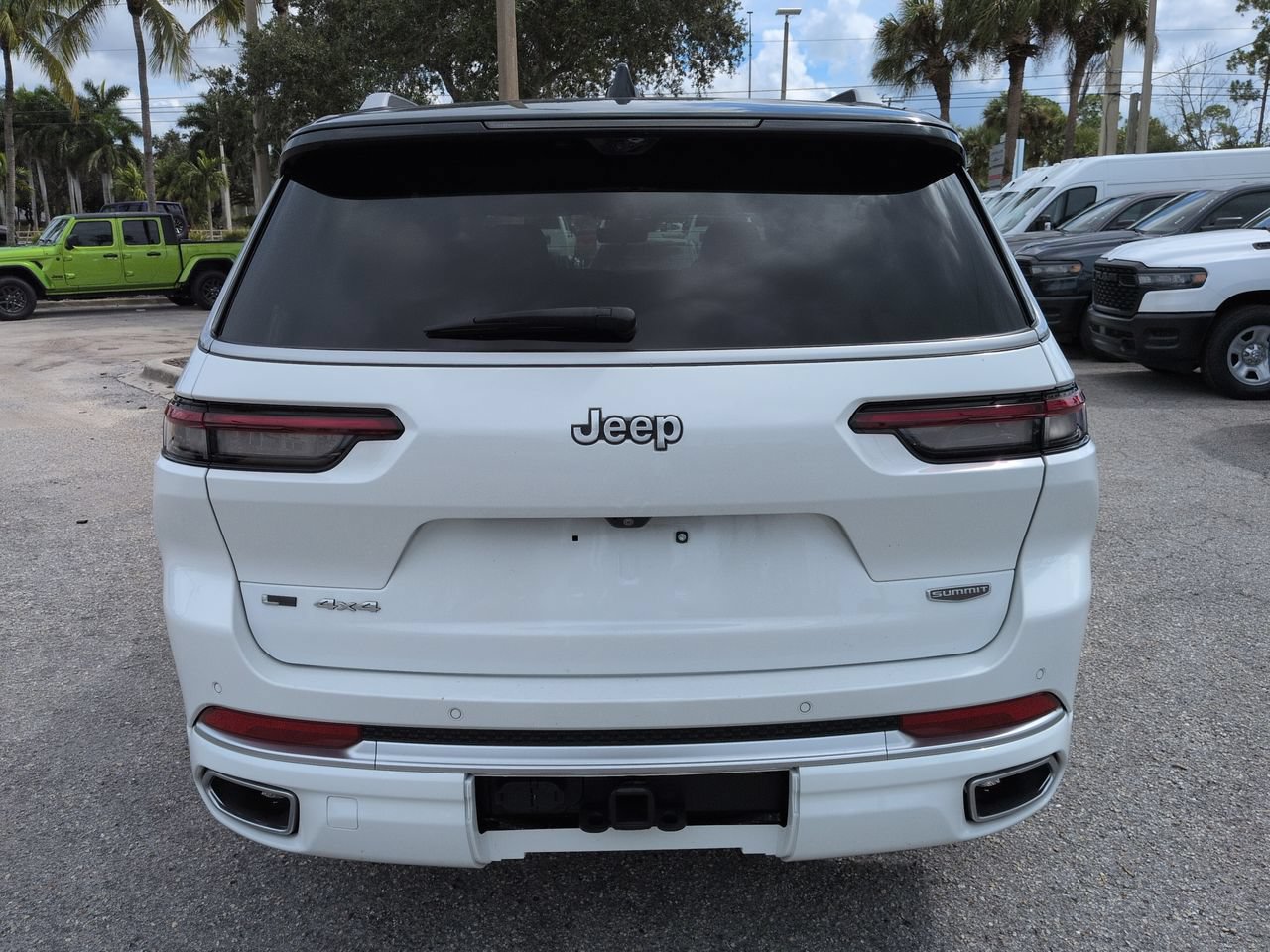 Used 2022 Jeep Grand Cherokee L Summit AWD/4WD image 6