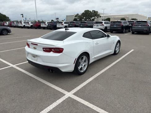 Used 2021 Chevrolet Camaro LT w/ Technology Package image 5
