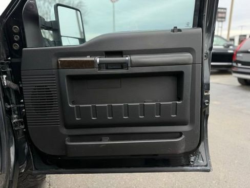 Used 2016 Ford F350 Platinum w/ Platinum Package image 10