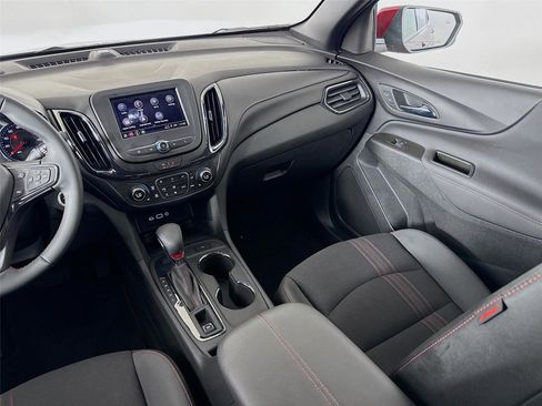 Used 2024 Chevrolet Equinox RS AWD/4WD image 23