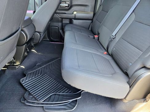 Used 2022 Chevrolet Silverado 1500 Custom w/ Safety Confidence Package RWD image 9