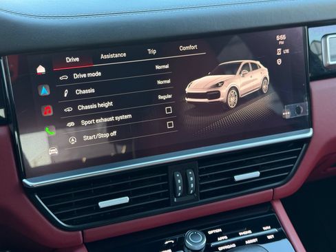 Certified 2023 Porsche Cayenne Turbo AWD/4WD image 22