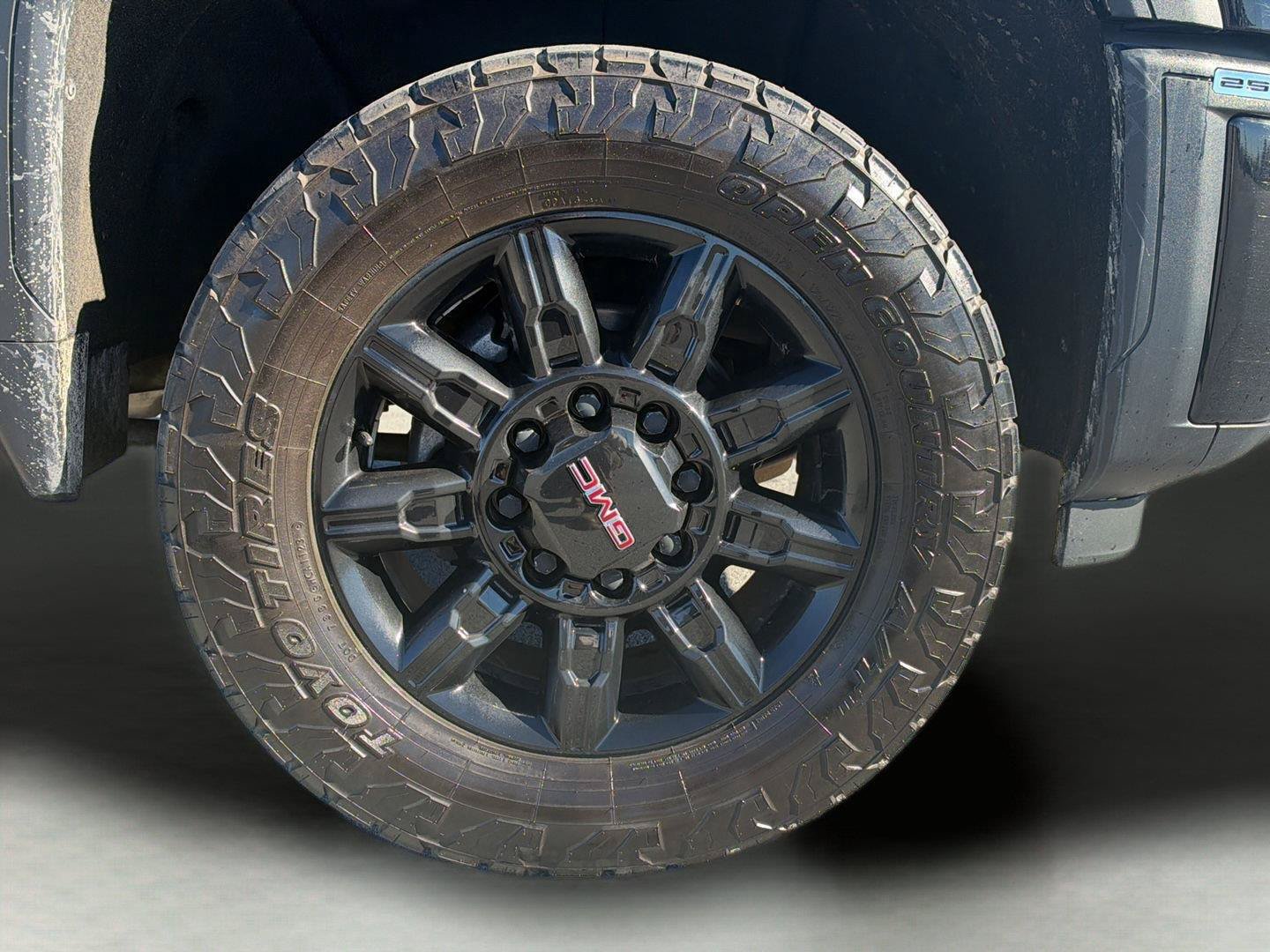 Used 2024 GMC Sierra 2500 AT4 w/ Technology Package AWD/4WD image 9