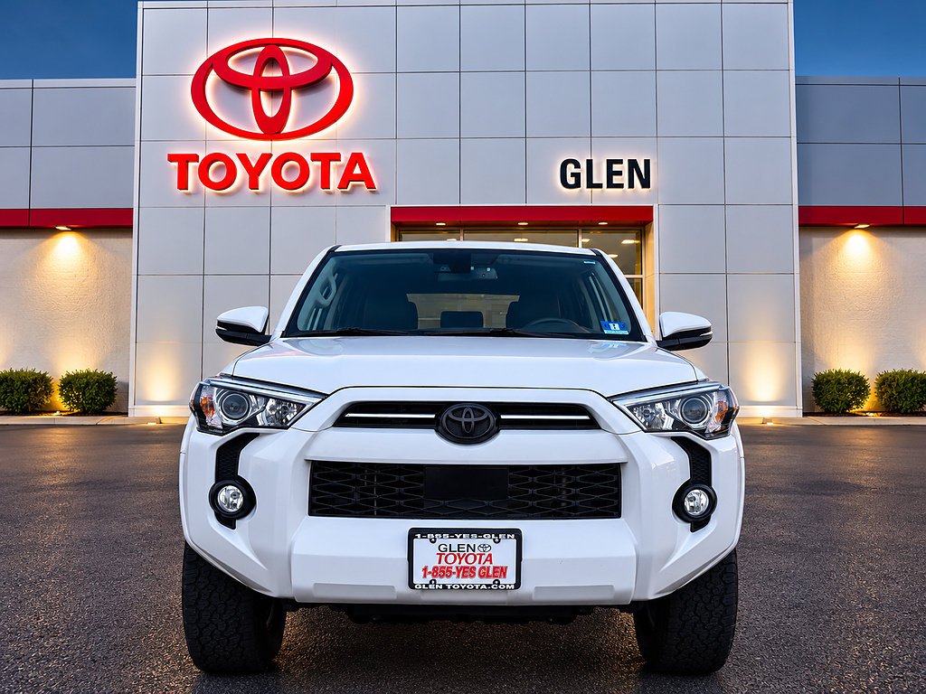 Certified 2020 Toyota 4Runner SR5 Premium w/ Moonroof Package AWD/4WD image 2