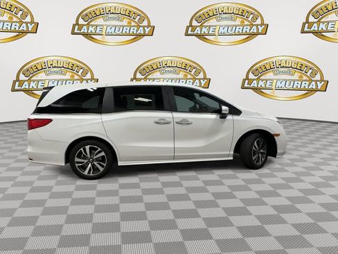 Used 2023 Honda Odyssey Touring image 3
