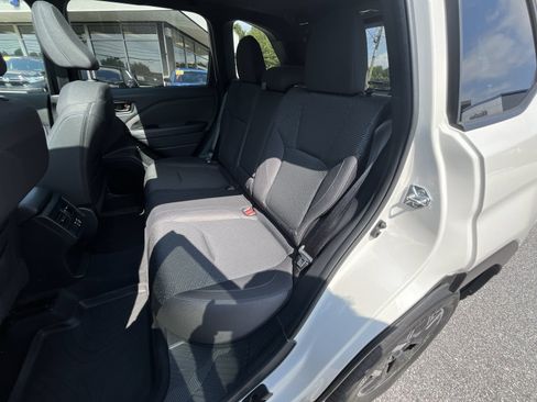 Used 2025 Subaru Forester Premium AWD/4WD image 26