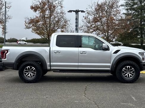 Certified 2018 Ford F150 Raptor w/ Equipment Group 802A Luxury image 3