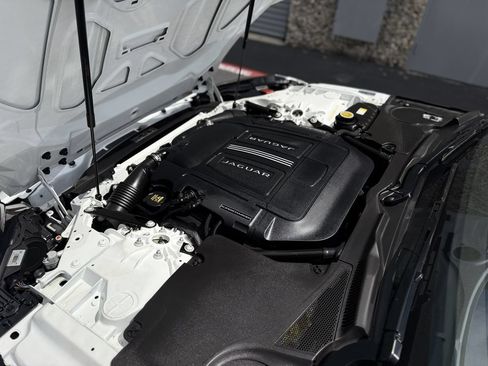 Used 2017 Jaguar F-TYPE Coupe RWD image 21