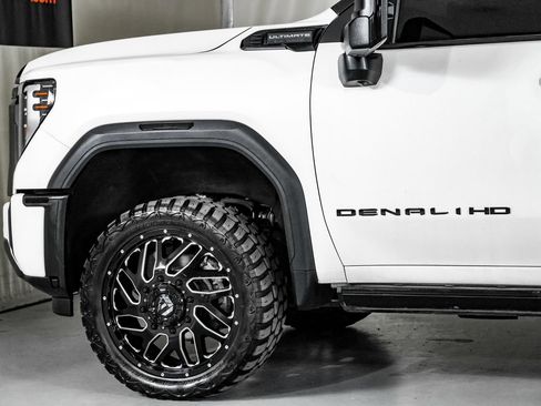 Used 2024 GMC Sierra 3500 Denali Ultimate AWD/4WD image 12
