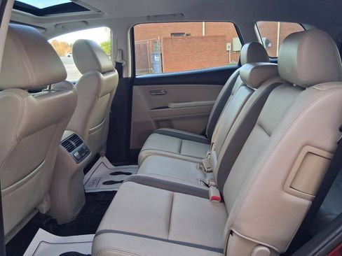 Used 2010 MAZDA CX-9 Touring w/ Moonroof & Bose Audio Pkg FWD image 10