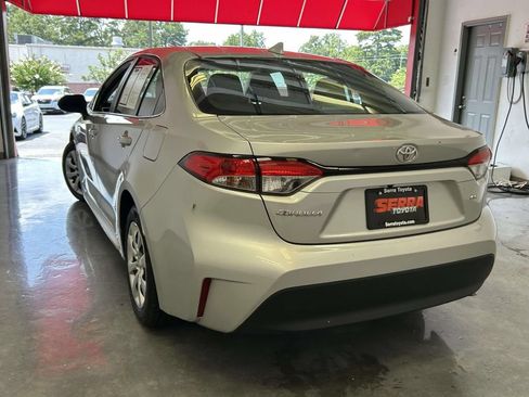 Used 2025 Toyota Corolla LE FWD image 5