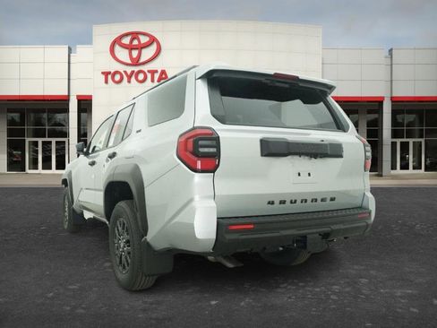 New 2026 Toyota 4Runner SR5 AWD/4WD image 7