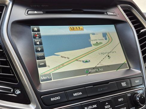 Used 2017 Hyundai Santa Fe FWD image 40