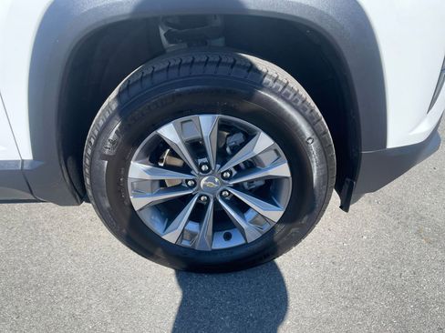 Used 2025 Chevrolet Equinox LT image 30