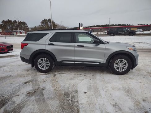 Used 2021 Ford Explorer XLT w/ Equipment Group 202A image 6