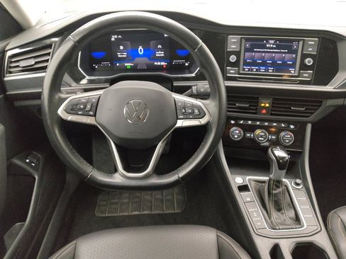 Used 2024 Volkswagen Jetta SE image 22