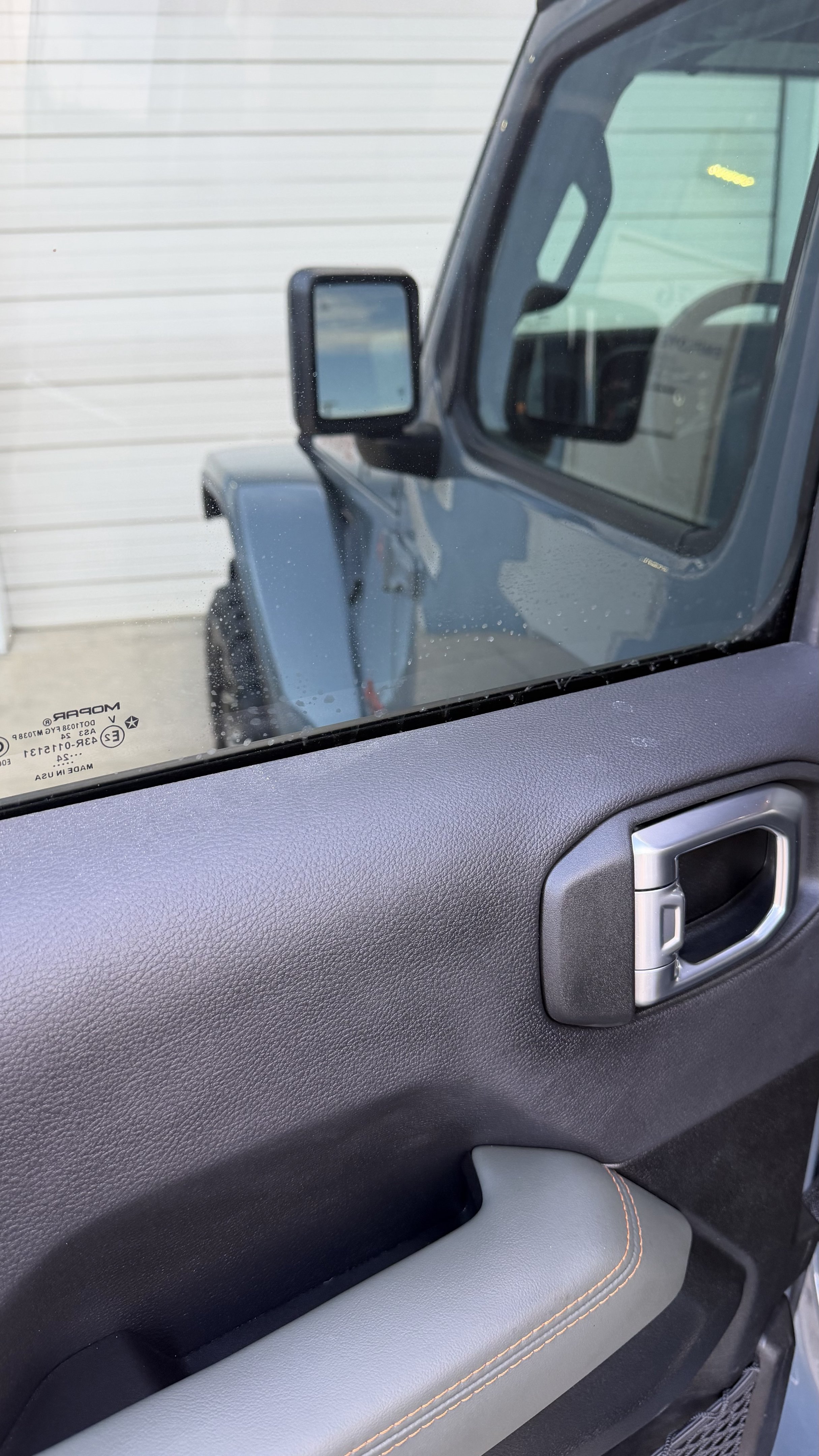Used 2024 Jeep Gladiator Mojave AWD/4WD image 44