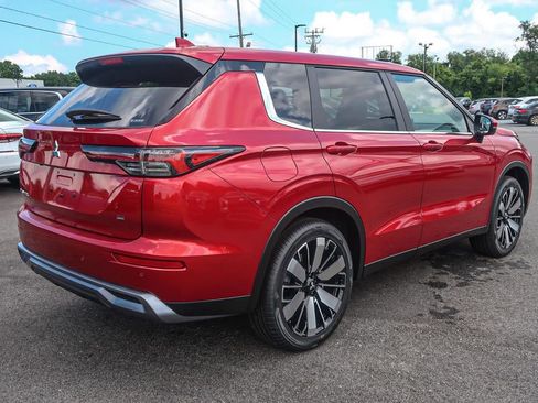 New 2025 Mitsubishi Outlander AWD image 10