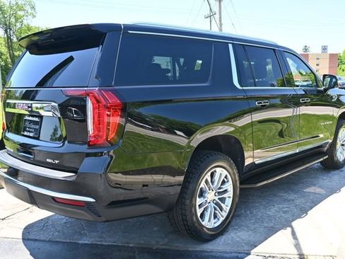 Used 2024 GMC Yukon XL SLT w/ SLT Premium Package AWD/4WD image 5