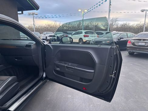Used 2013 Dodge Challenger SXT image 11