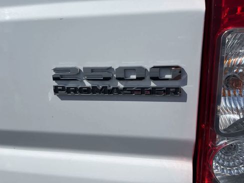 Used 2025 RAM ProMaster 2500 w/ Convenience Group FWD image 11