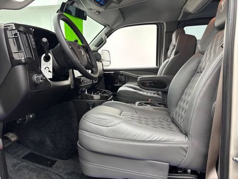 New 2026 GMC Savana 2500 Extended RWD image 19